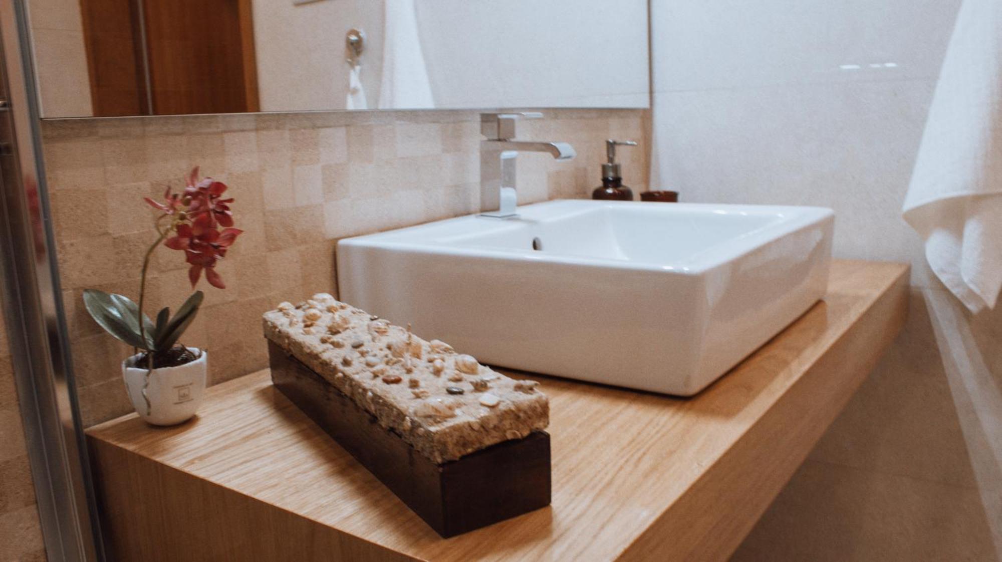 Rota - Opo Airport House Apartment Maia  Bagian luar foto